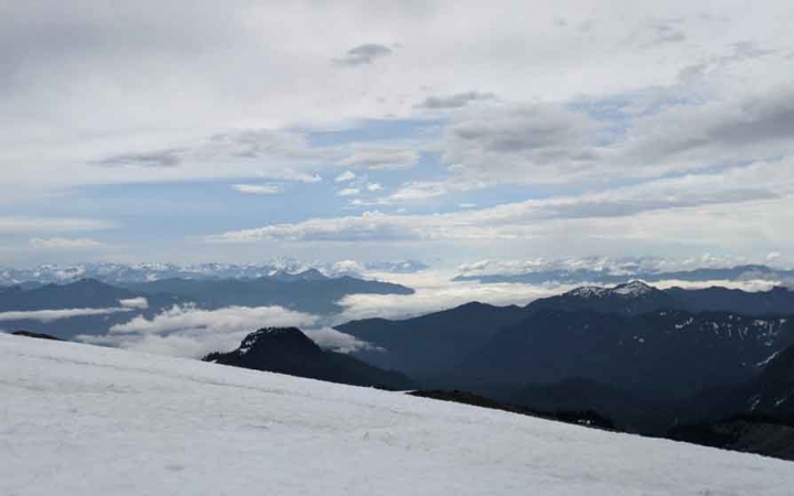 a snowy mountain landscape in the pacific northwest 